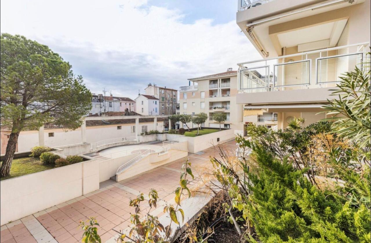 Port Azur Appartement Vallauris Buitenkant foto